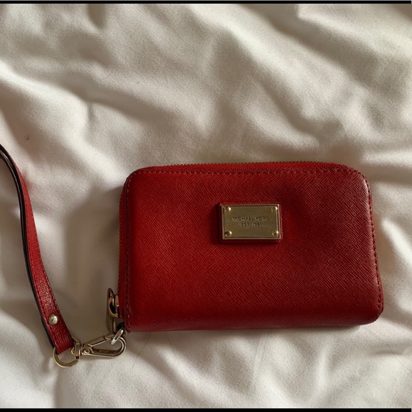 Michael Kors red wallet (wristlet) - Picture 1 of 2